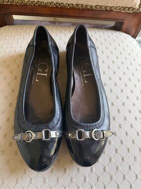 AGL Black Leather Ballet flats with Black Patent. Size 37.5 (size 7)